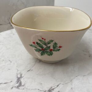 Lenox Holiday Ivory & Gold Rim Holly Leaves and Berry Square Candy or Nut Dish